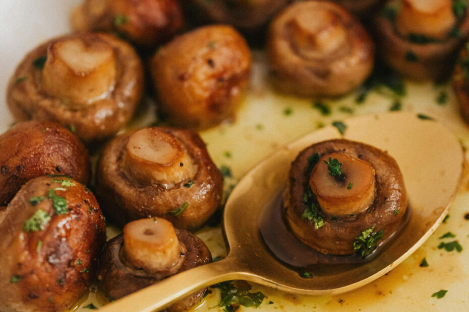 champiñones con ajo y perejil