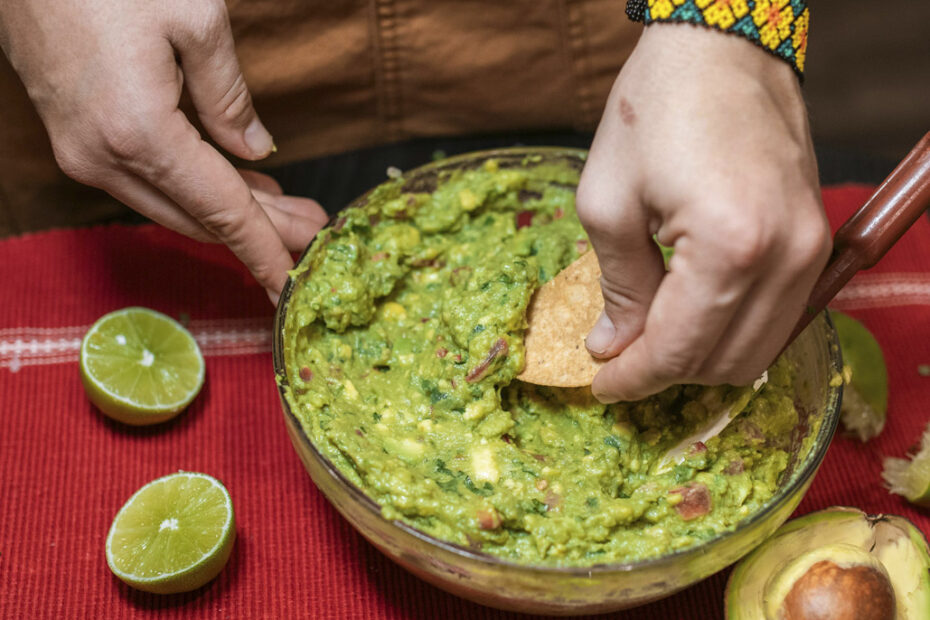 como hacer guacamole