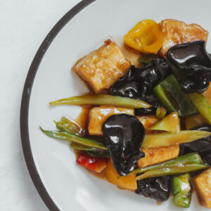 tofu salteado con vegetales